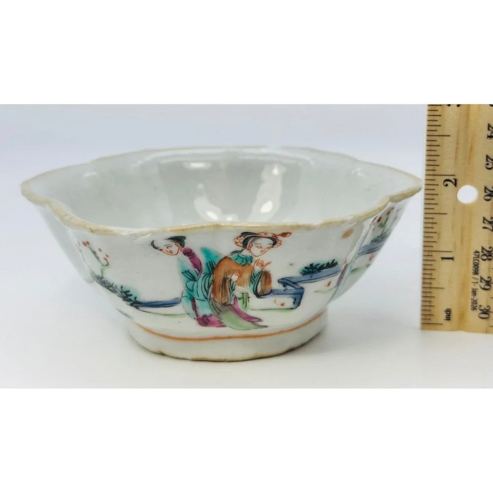 Antique Chinese Famille Rose Porcelain Lobed Tea Bowl Hand Painted Figures 5